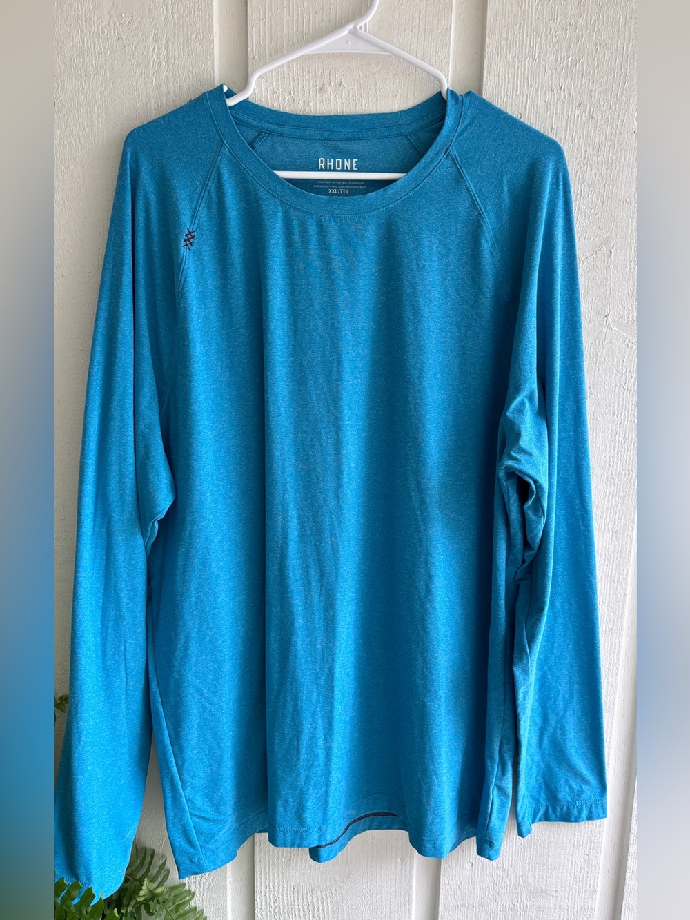 RHONE Men's Long-Sleeve Performance Tee in Teal